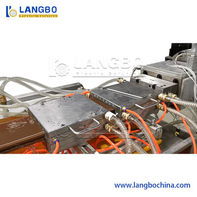 آلة بثق لوح بروفايل WPC (مركب الخشب والبلاستيك) للنوافذ، إطارات الأبواب، ألواح الجدران، الأرضيات، شرائط منع التسرب، ألواح PC المجوفة