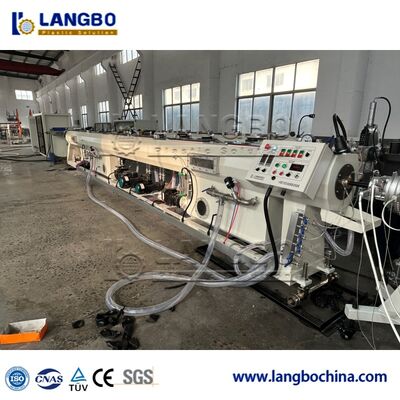 خط إنتاج أنابيب HDPE مع آلة بثق لولبية واحدة ذات عزم دوران عالي