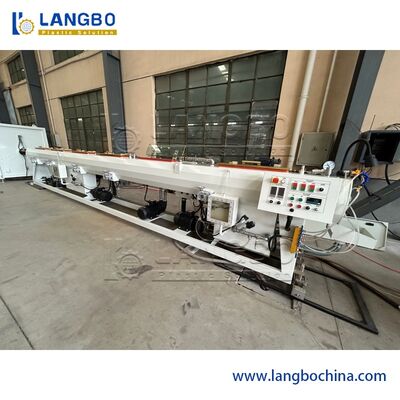 سعة إنتاج عالية 20-630MM آلة تصنيع أنابيب PVC