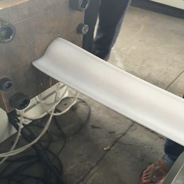 خط إنتاج آلة إنتاج محرك طحن محفوفة بالبلاستيك PVC