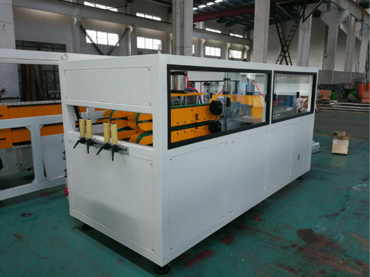 ارتفاع الناتج PVC آلة بثق الأنابيب ، بولي كلوريد الفينيل خط إنتاج خط مزدوج برغي 80kg / H
