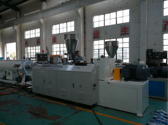 التلقائي بالكامل 380V 50HZ البلاستيك PVC التشكيل الجانبي النتوء آلة التوأم برغي النتوء