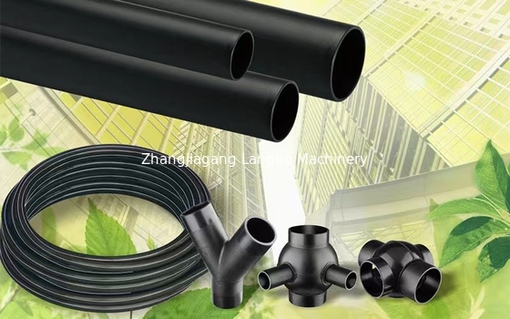 خط صناعة أنابيب PE HDPE آلة التطويق البلاستيكية الجهد 380V 50HZ 3 مرحلة