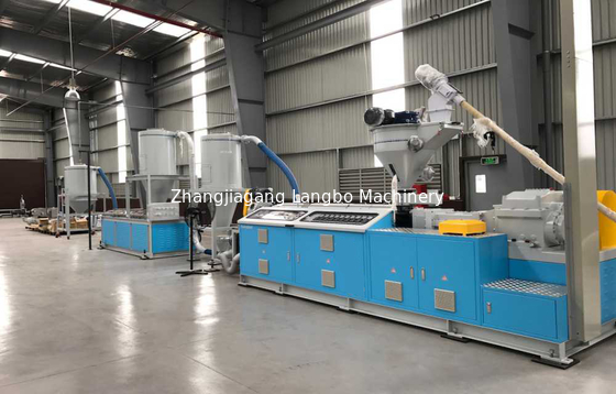 التوأم برغي WPC الكريات البثق خط التزيين 350KG / ساعة